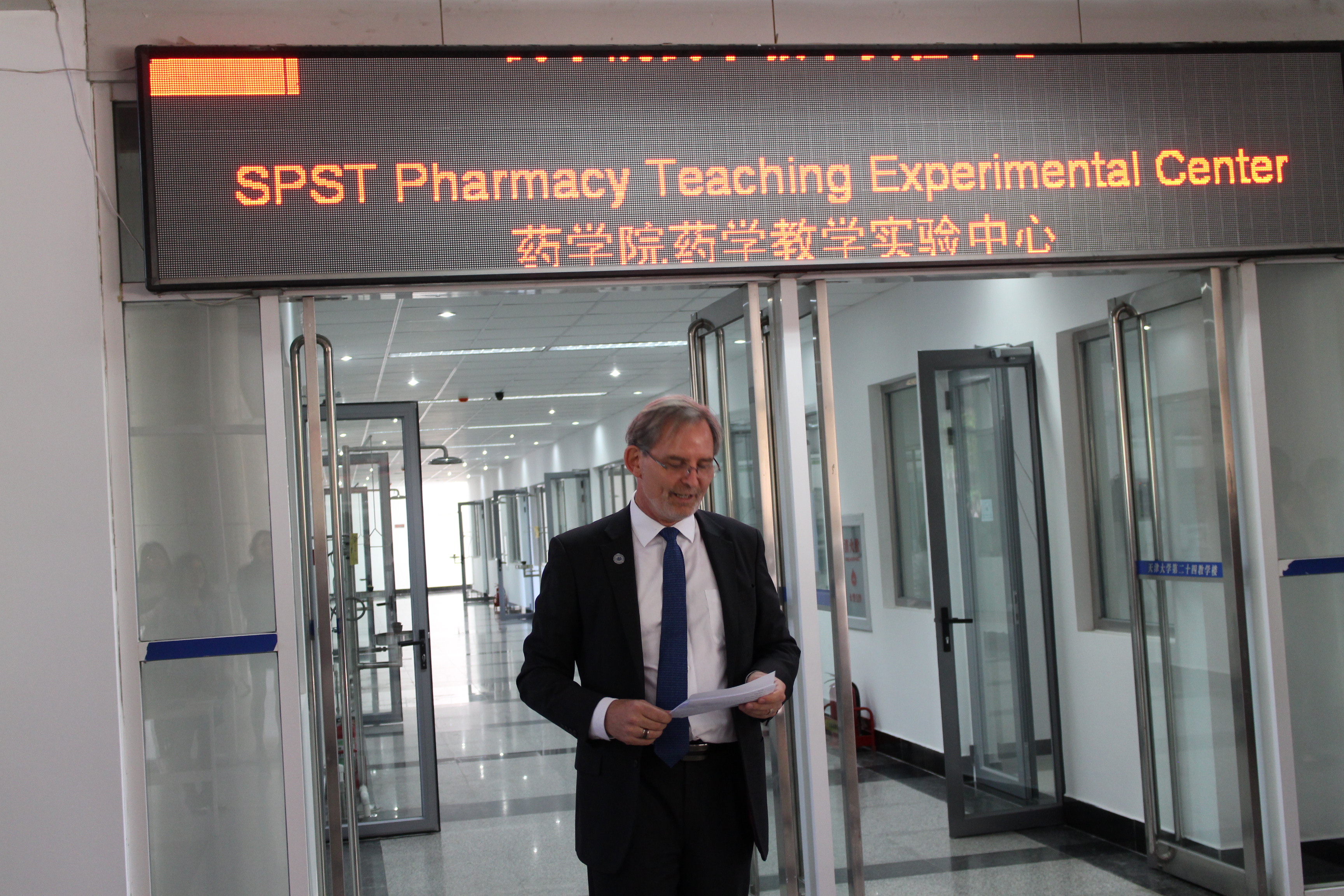 176266.jpg W020160530350479618945.jpg