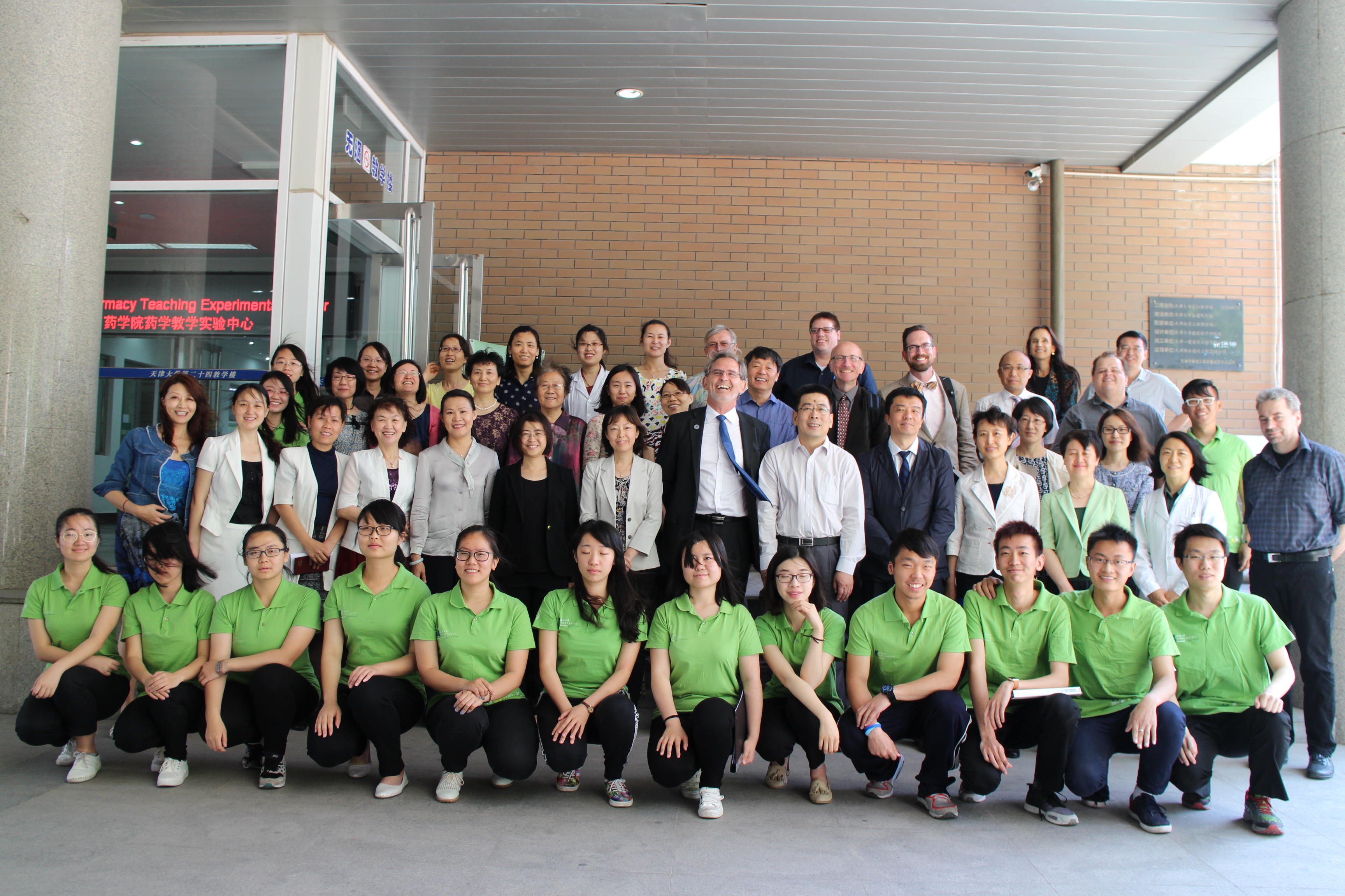 673538.jpg W020160530350480365490.jpg